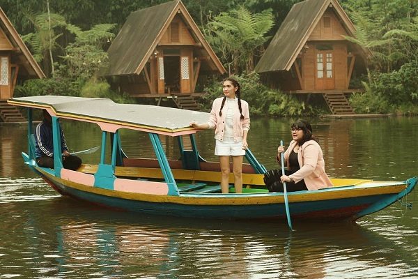 sewa perahu dusun bambu
